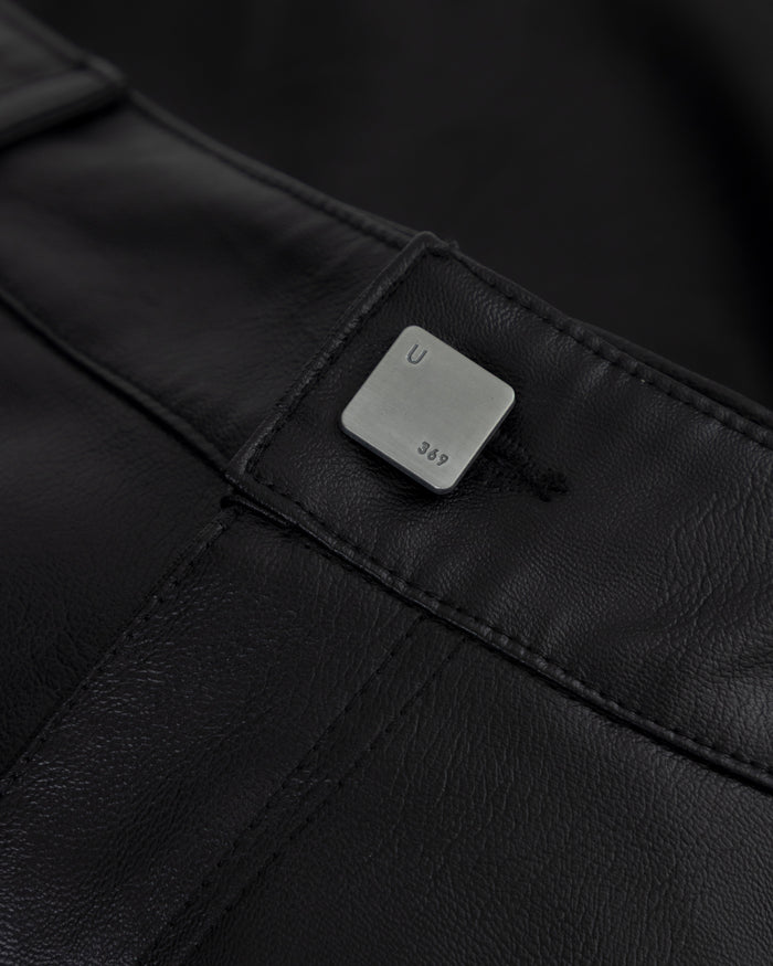Capsule Basic Pleather Shorts Black